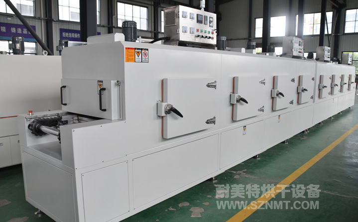 新能源汽車(chē)電池預(yù)熱固化隧道烘箱